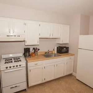 Apartment Hip & Cozy To Explore The Or Catch A Game, Pittsburgh